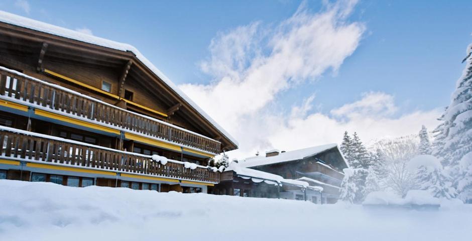 Hotel Alpine Lodge Gstaad Exterior photo